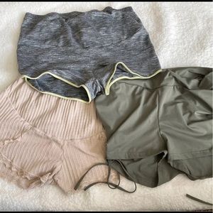 3 maternity shorts M